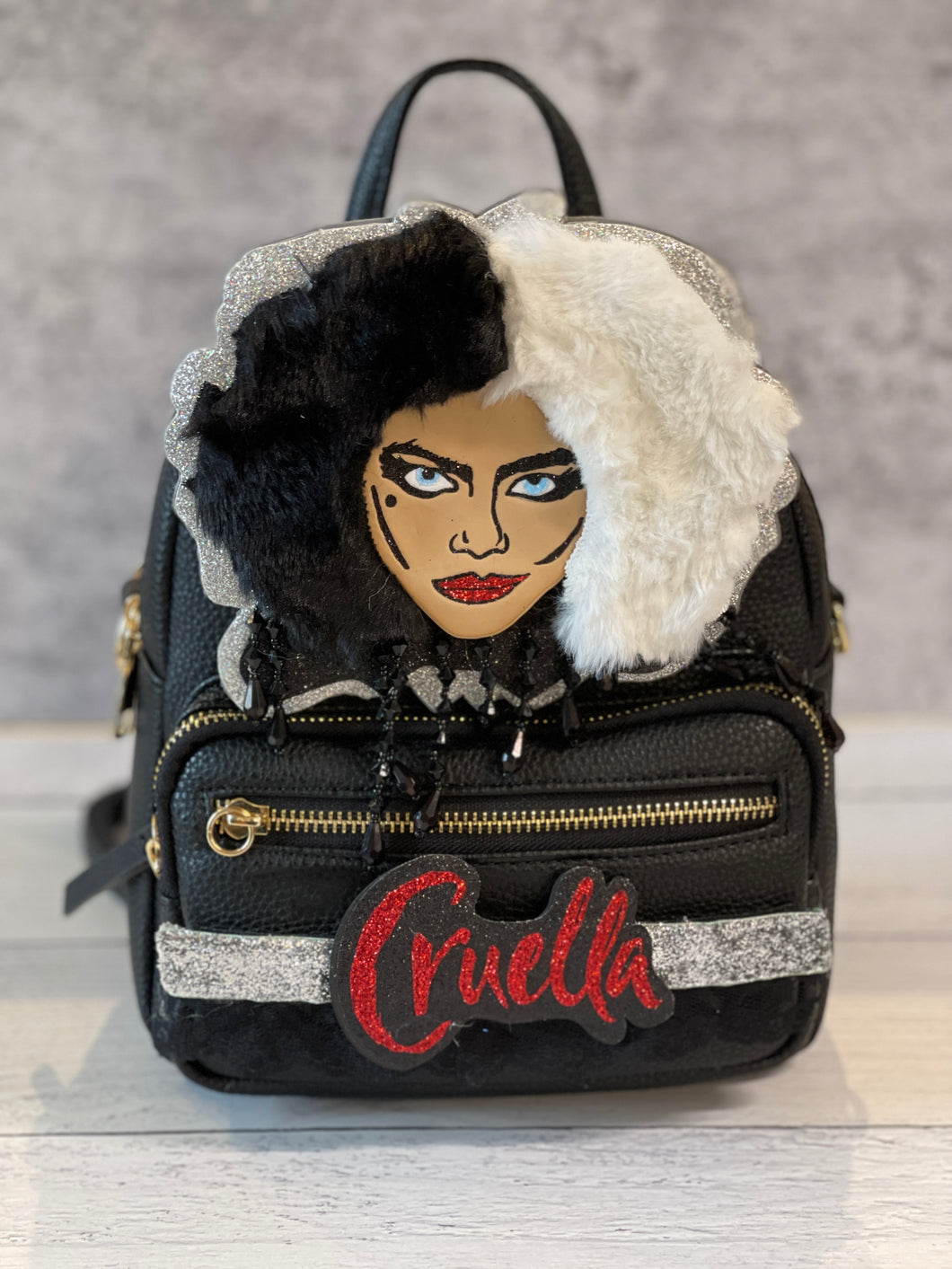 Cruella Accessory Pack (bag sold separately)